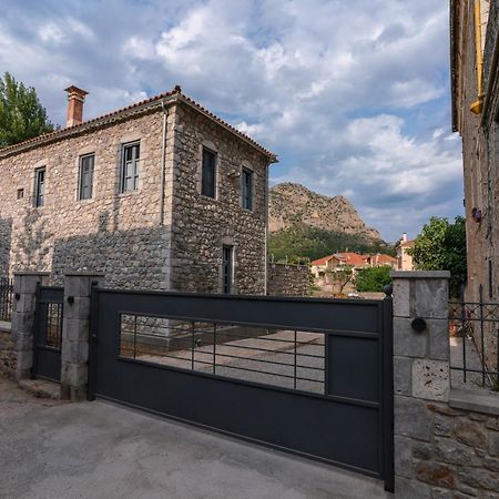 Englezena'S Guesthouse Leonídion 외부 사진