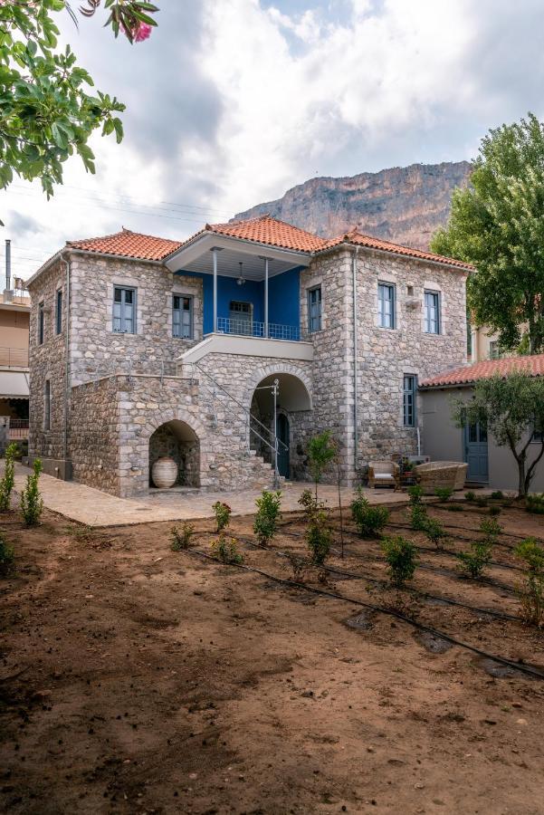 Englezena'S Guesthouse Leonídion 외부 사진