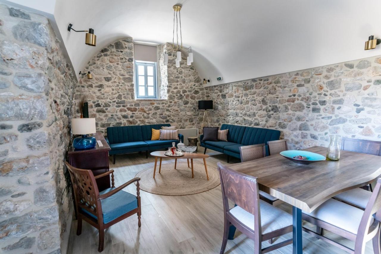 Englezena'S Guesthouse Leonídion 외부 사진