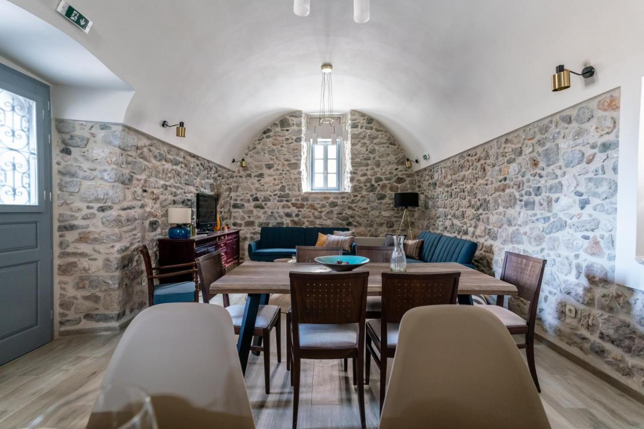 Englezena'S Guesthouse Leonídion 외부 사진
