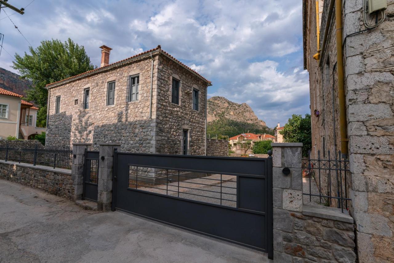 Englezena'S Guesthouse Leonídion 외부 사진