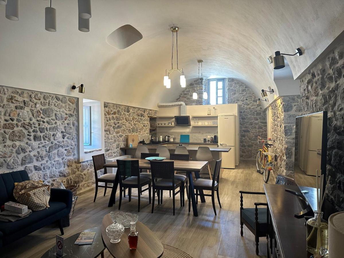 Englezena'S Guesthouse Leonídion 외부 사진