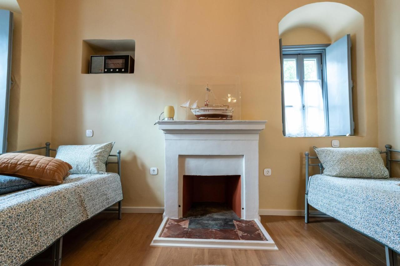 Englezena'S Guesthouse Leonídion 외부 사진