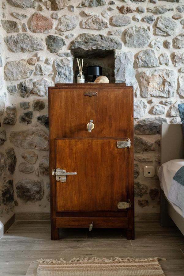 Englezena'S Guesthouse Leonídion 외부 사진