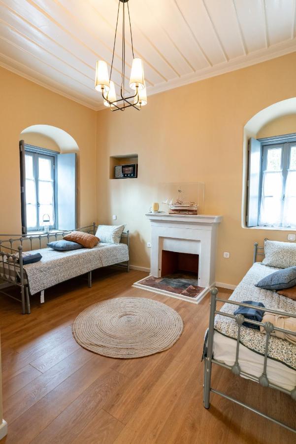 Englezena'S Guesthouse Leonídion 외부 사진